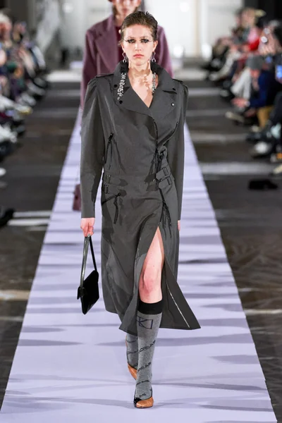 Look 3